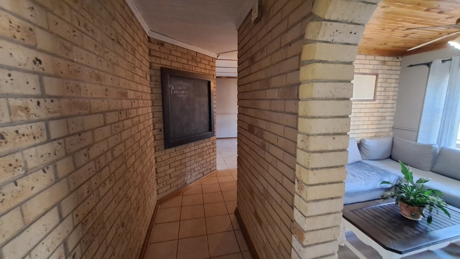 4 Bedroom Property for Sale in Pellissier Free State